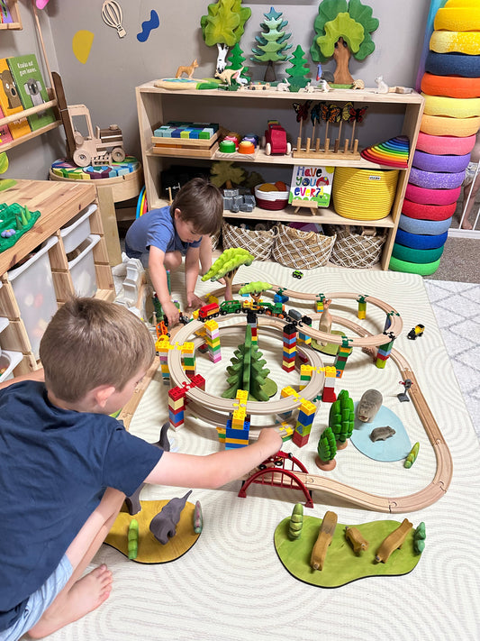 From Tracks to Talk: How STEM Play Builds Confident Communicators